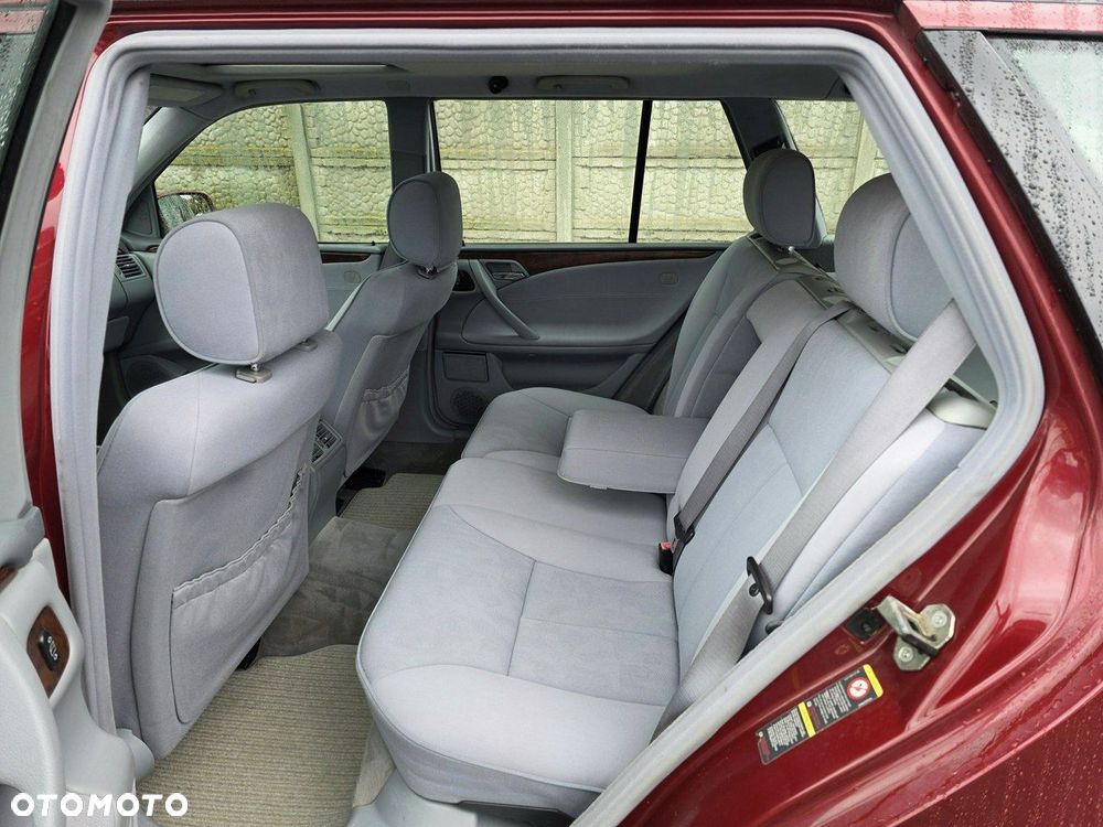 Mercedes-Benz Klasa E - 28