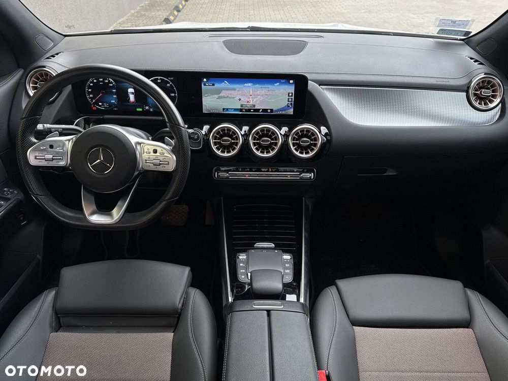 Mercedes-Benz EQA 250 66.5kWh Electric Art - 17