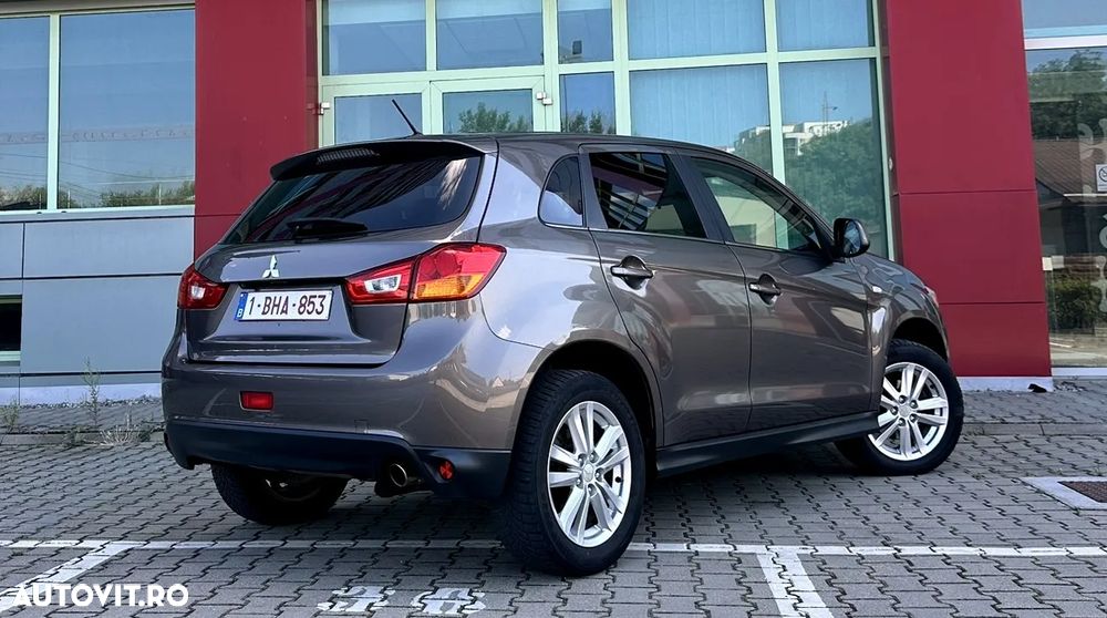 Mitsubishi ASX - 5