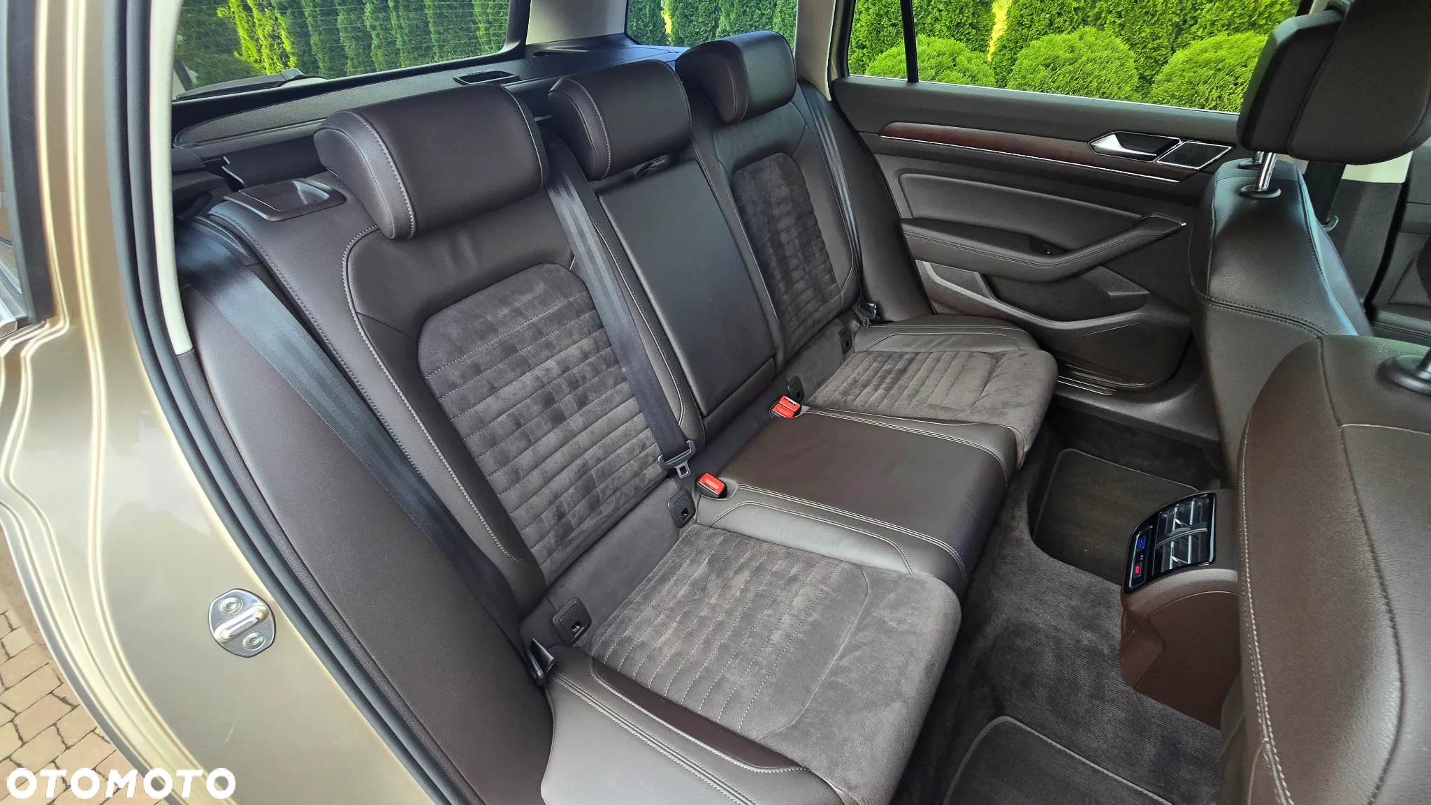 Volkswagen Passat - 35