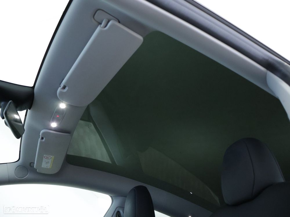 Tesla Model Y RWD - 11