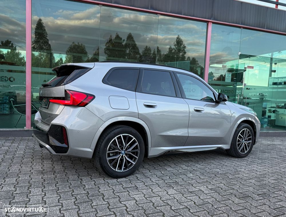 BMW iX1 xDrive30 M Sport Pack - 5