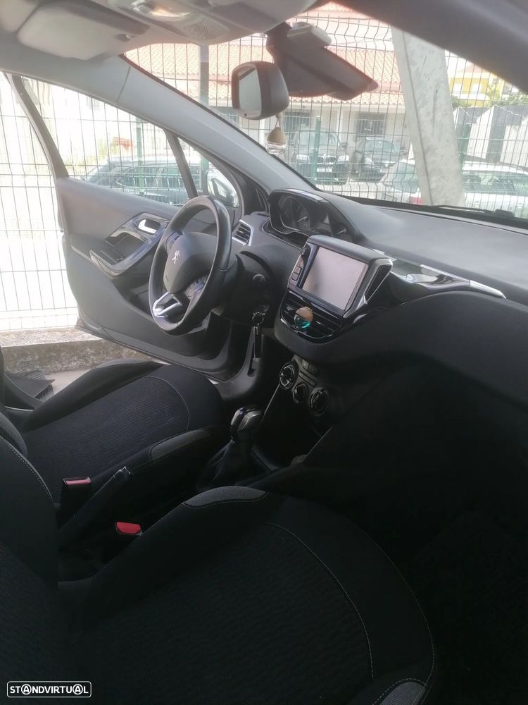 Peugeot 208 1.6 BlueHDi Style - 9