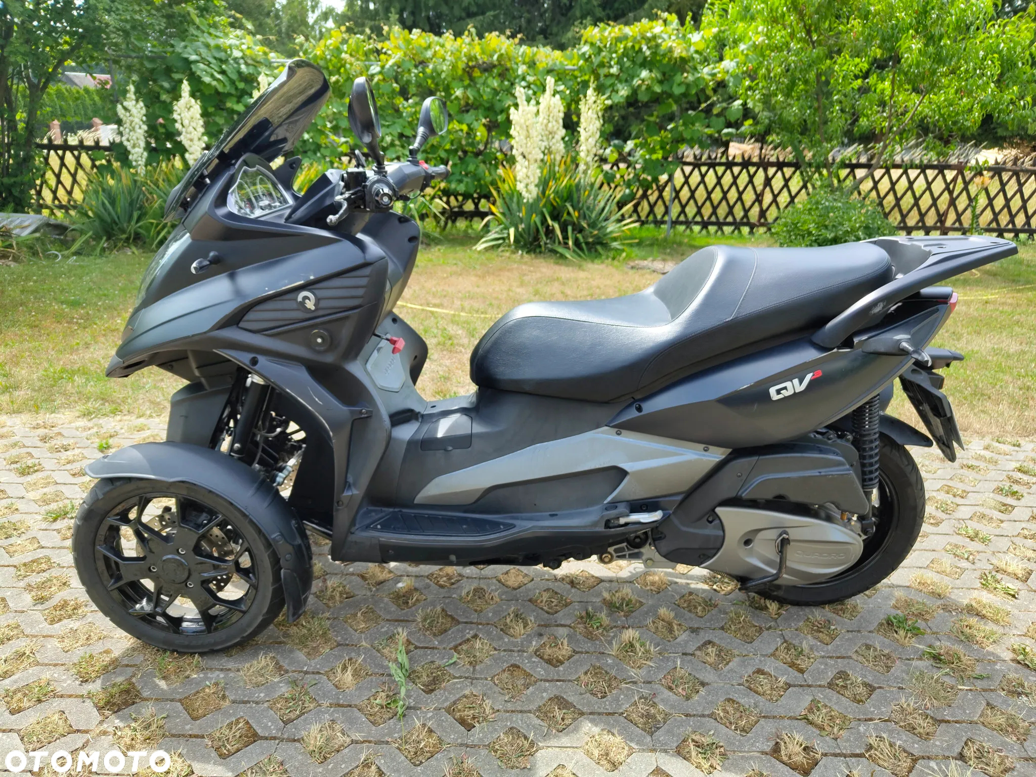 Piaggio MP-3 - 10