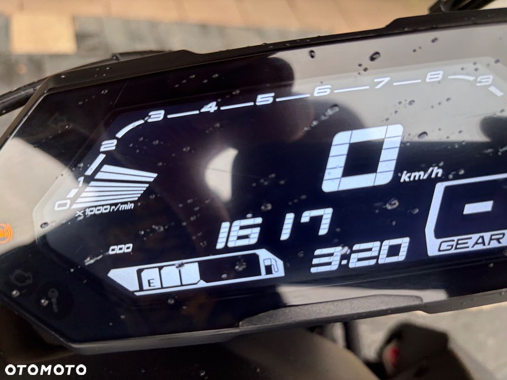 Yamaha MT - 7