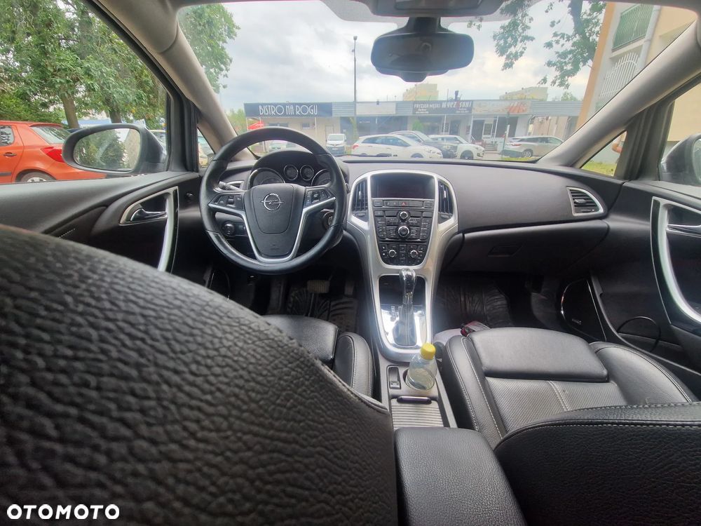 Opel Astra 1.6 T Cosmo - 7