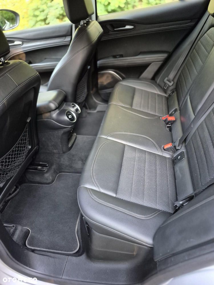 Alfa Romeo Stelvio 2.2 JTDM - 36