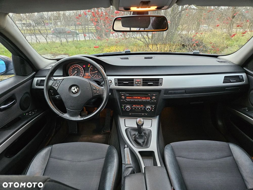 BMW Seria 3 320i - 19