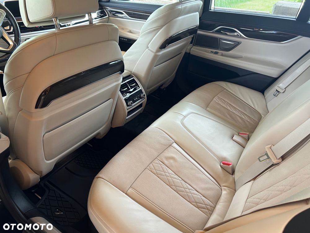 BMW Seria 7 740d xDrive - 15