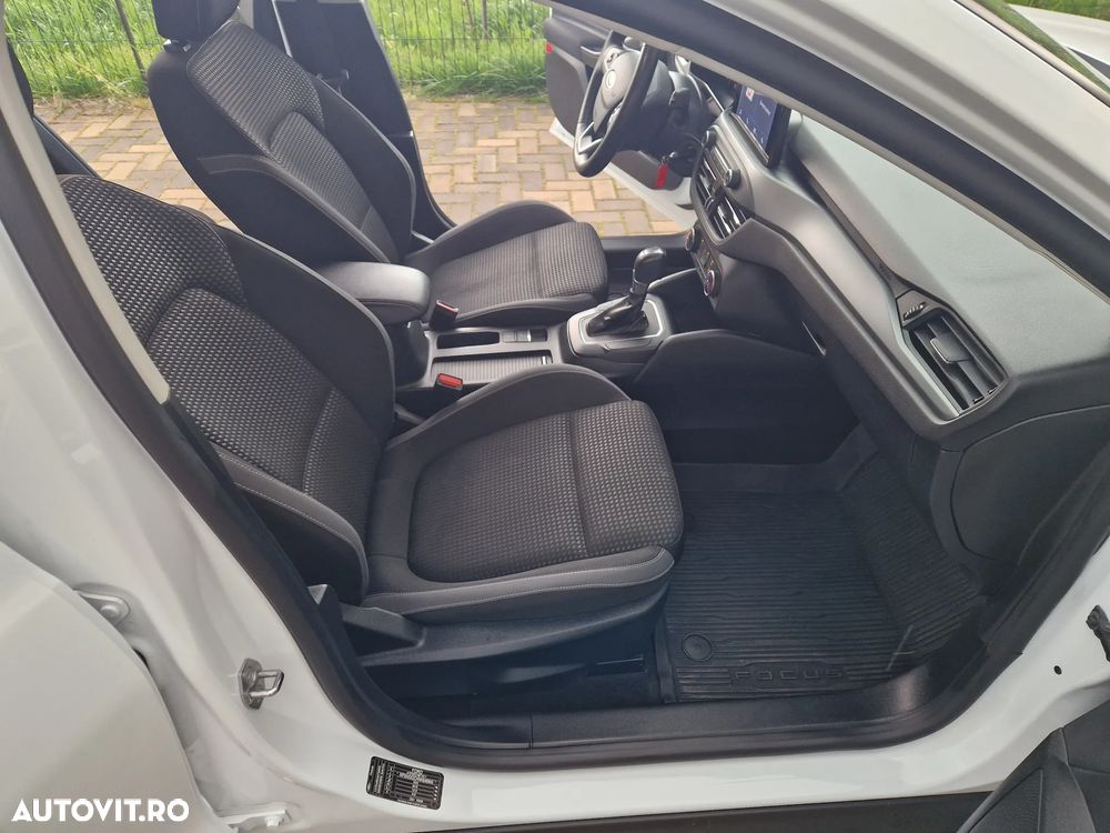 Ford Focus 1.0 EcoBoost MHEV Titanium X - 12