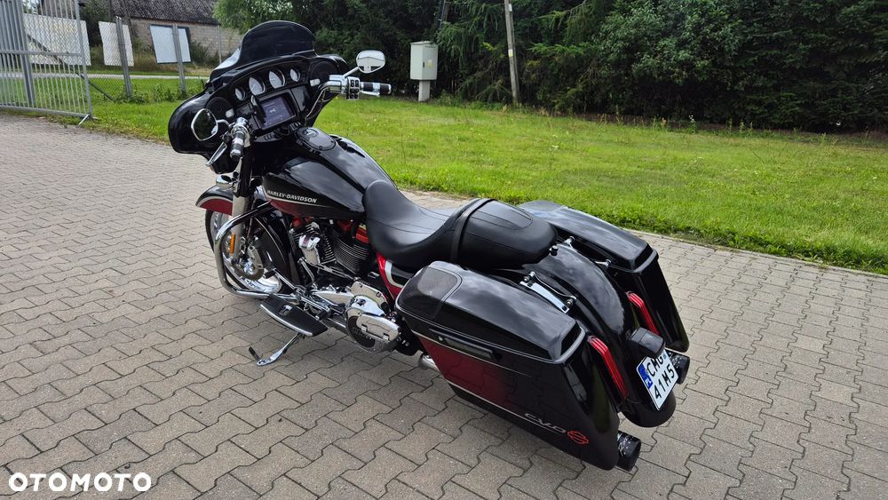 Harley-Davidson CVO Street Glide - 30