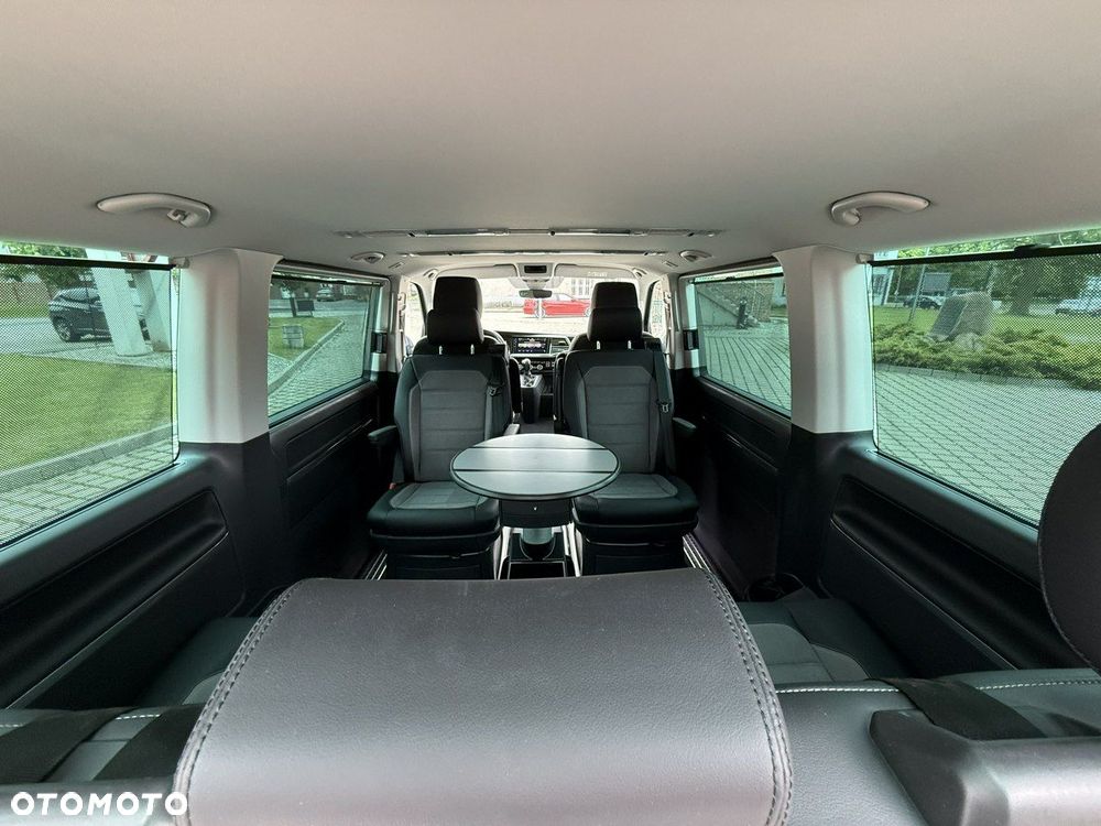 Volkswagen Multivan - 24