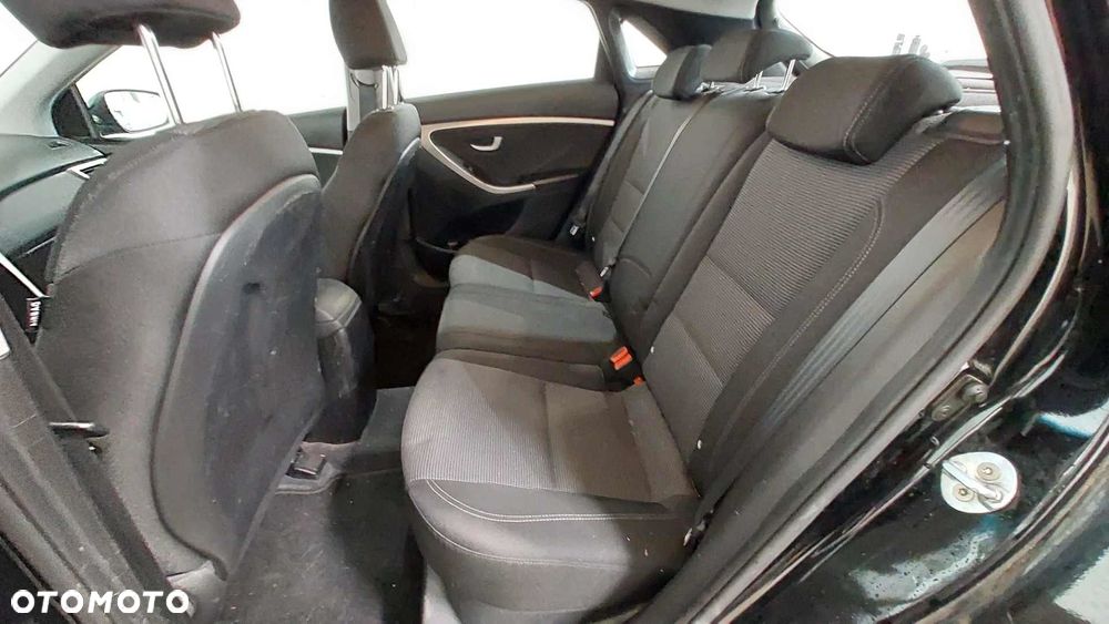 Hyundai i30 blue 1.4 Trend - 9