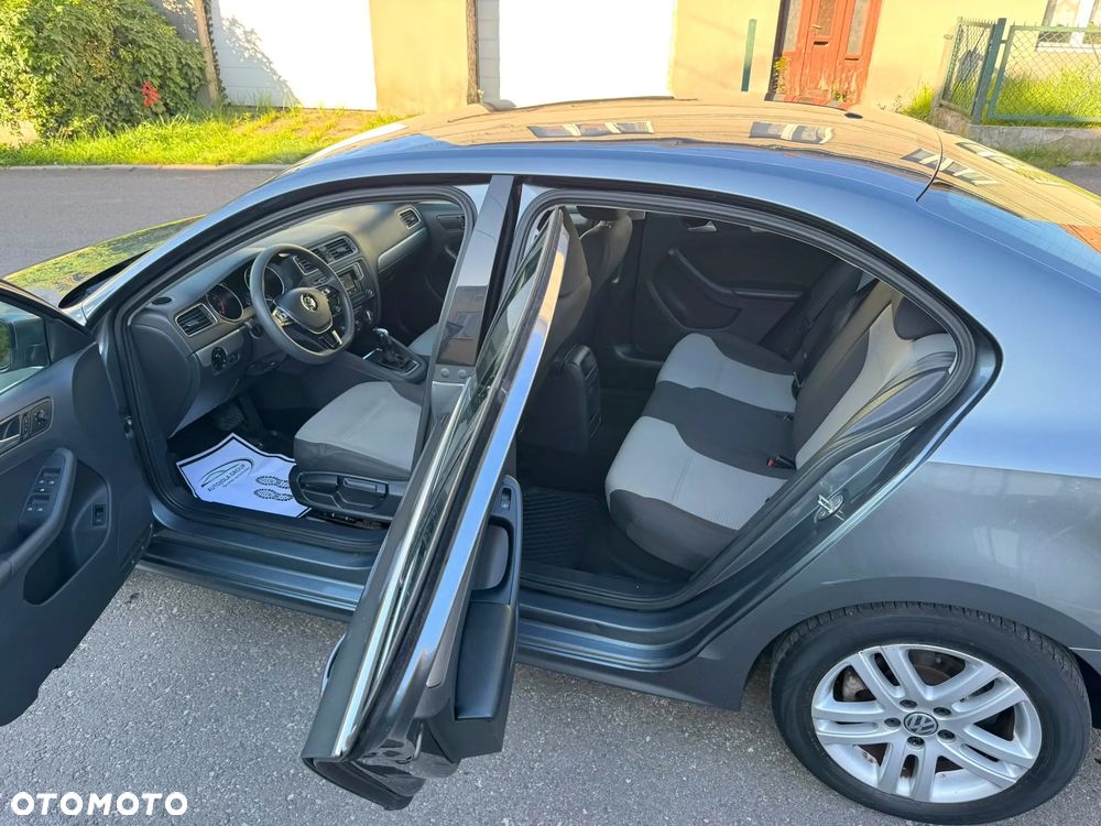 Volkswagen Jetta - 9
