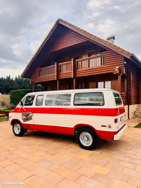 Dodge Van - 4