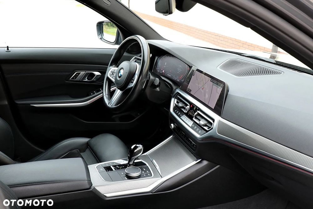 BMW Seria 3 320d Touring M Sport - 27