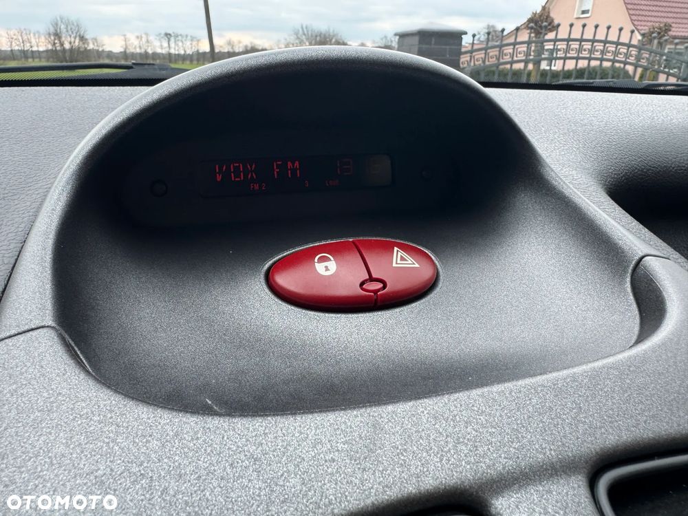 Peugeot 206 75 JBL - 18