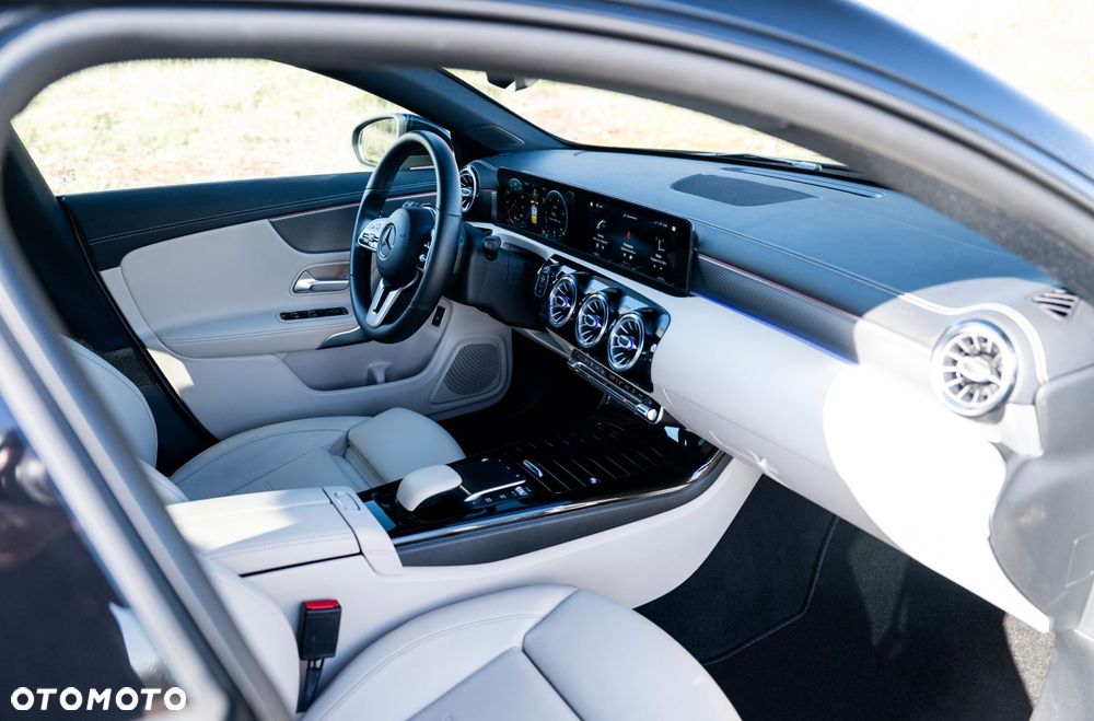 Mercedes-Benz CLA - 28