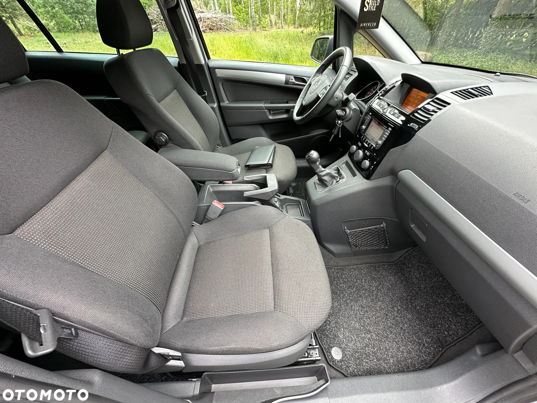 Opel Zafira 1.8 Cosmo - 28