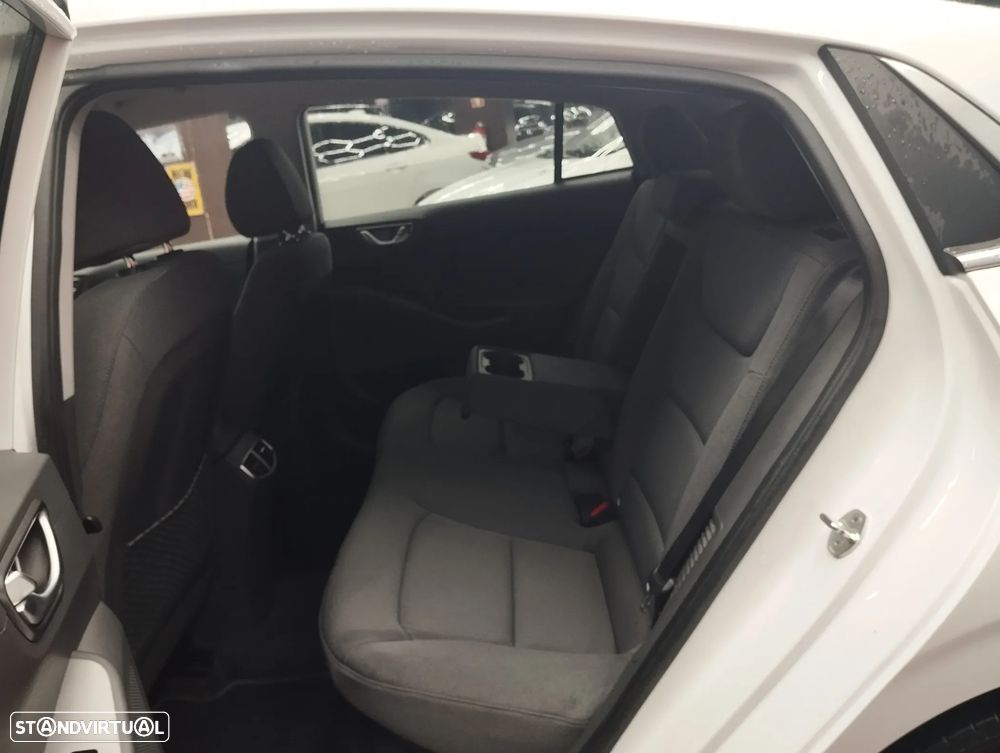 Hyundai Ioniq 1.6 GDI PHEV Tech - 14