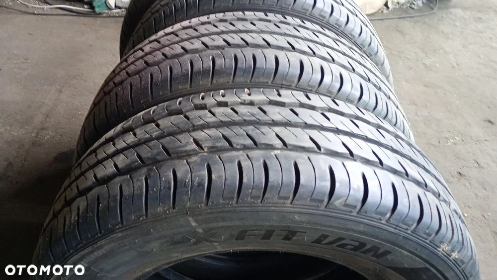 F.V Do Busa Opony 225/75R16C LAUFENN X FIT VAN IGŁA KOMPLET 4 SZTUKI - 3