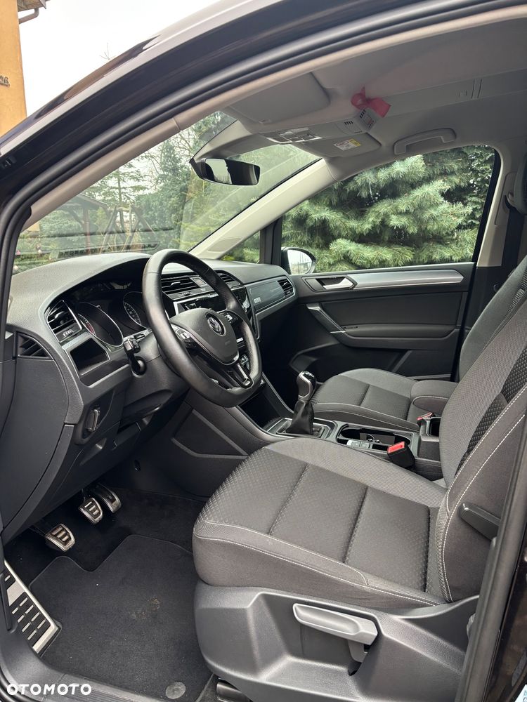 Volkswagen Touran - 5