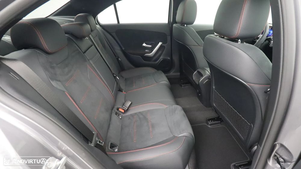 Mercedes-Benz A 180 Limousine d AMG Line Aut. - 30
