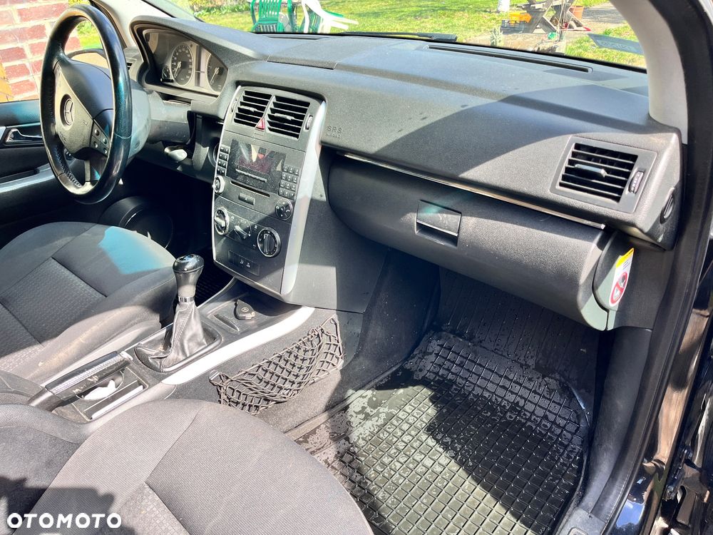 Mercedes-Benz Klasa B 200 CDI - 14