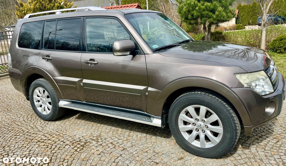 Mitsubishi Pajero - 3