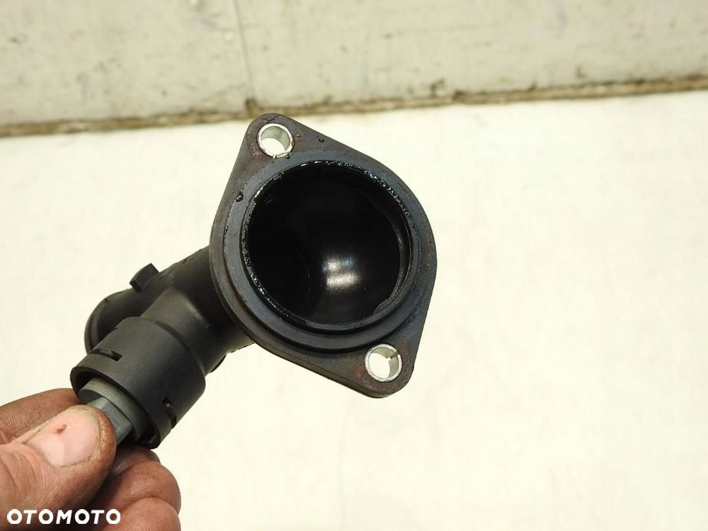 OBUDOWA TERMOSTATU AUDI A3 8P 1.9 TDI 03G121121D - 3