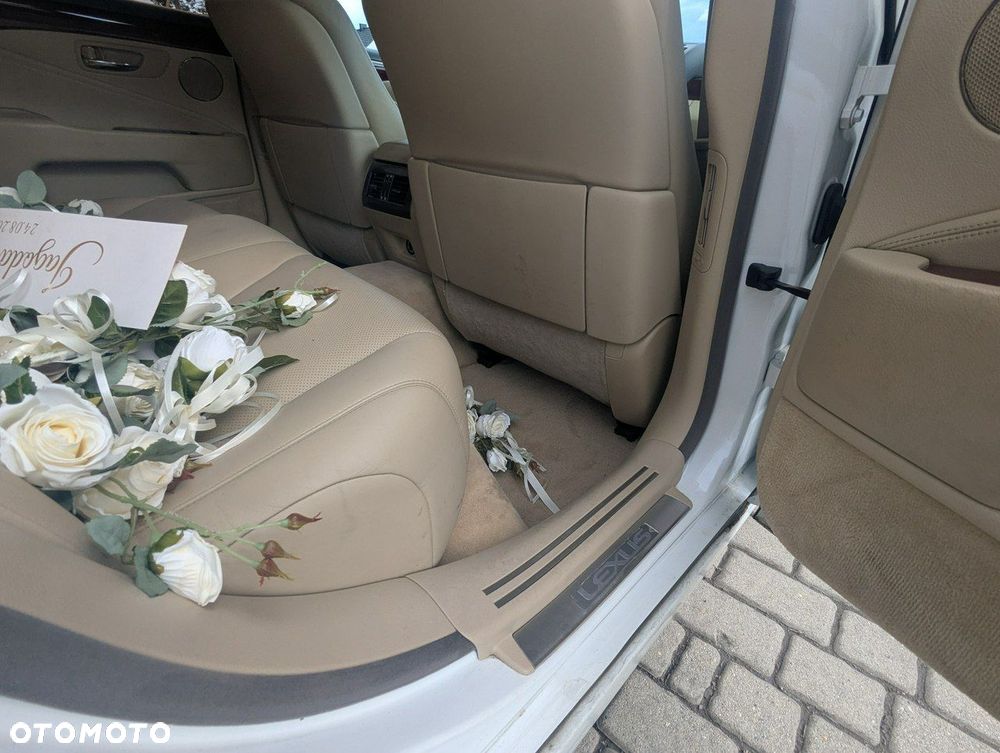 Lexus LS 460 AWD - 37
