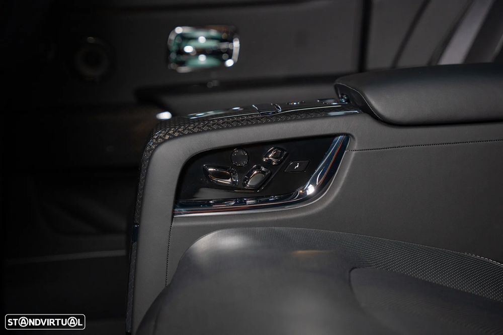 Rolls Royce Cullinan Black Badge - 28