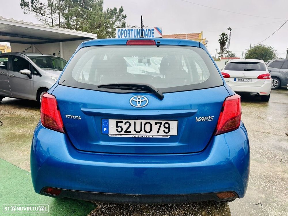 Toyota Yaris 1.0 VVT-i Exclusive - 3