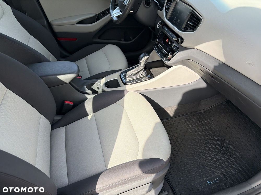 Hyundai IONIQ Hybrid Premium - 39