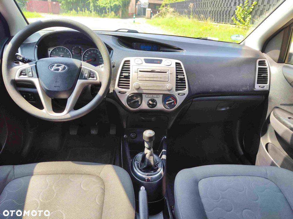 Hyundai i20 1.2 FIFA WM Edition - 12