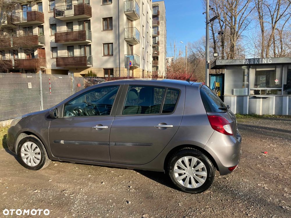 Renault Clio 1.5 dCi Authentique - 4