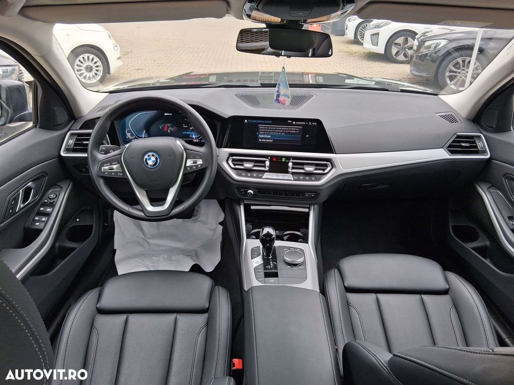 BMW 3 Series 2022 — imagine 10