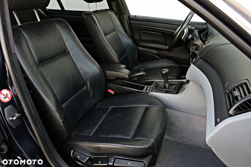 BMW Seria 3 320i - 24