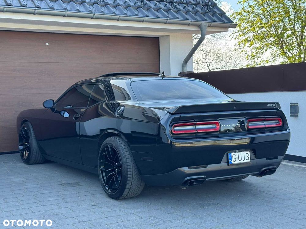 Dodge Challenger - 4