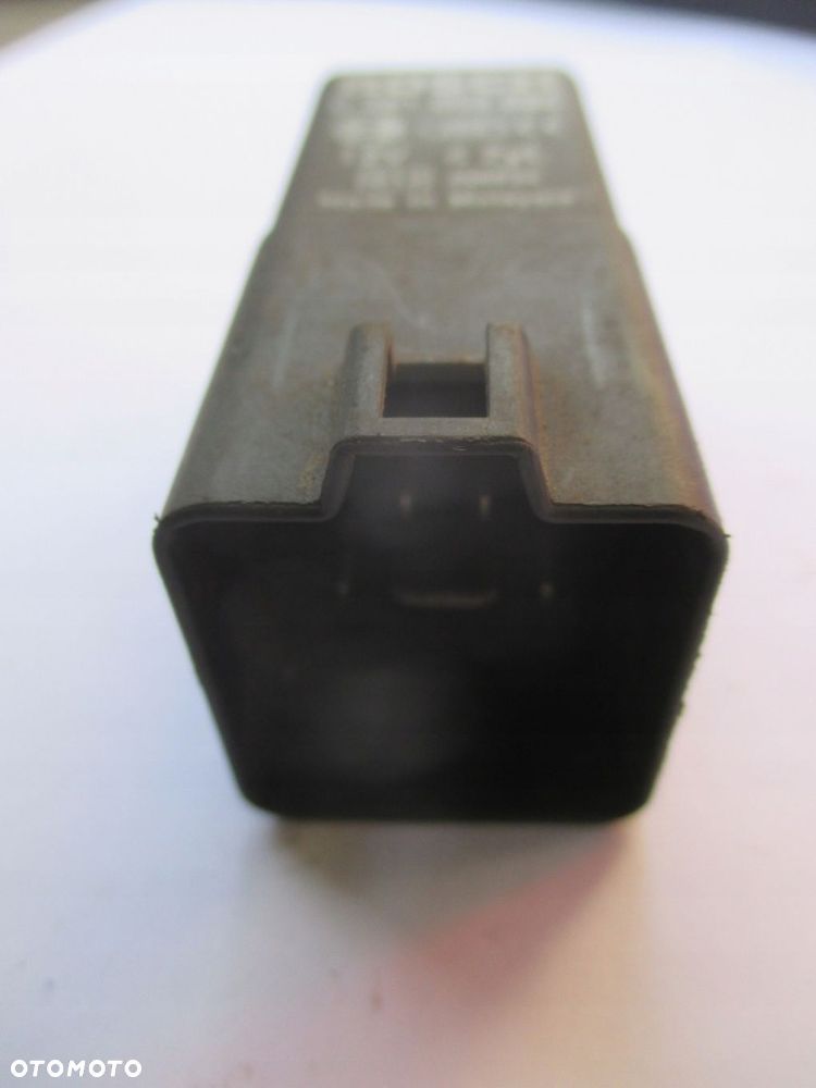 PRZEKAŹNIK ŚWIEC ŻAROWYCH 0281003024 IVECO DAILY - 3