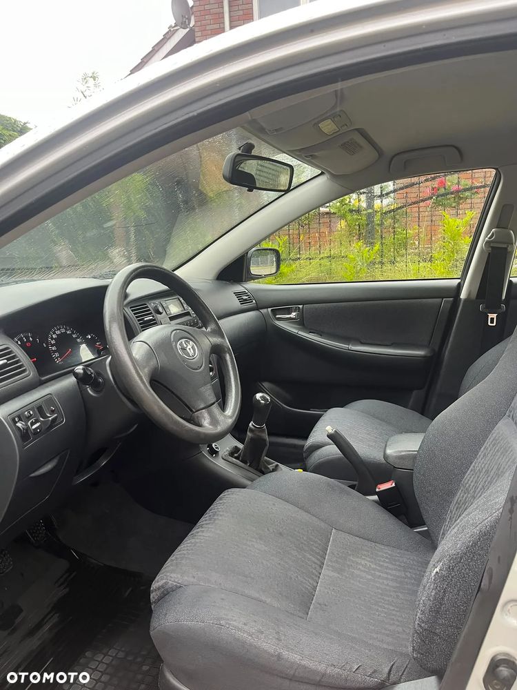 Toyota Corolla 1.4 VVT-i Base - 3