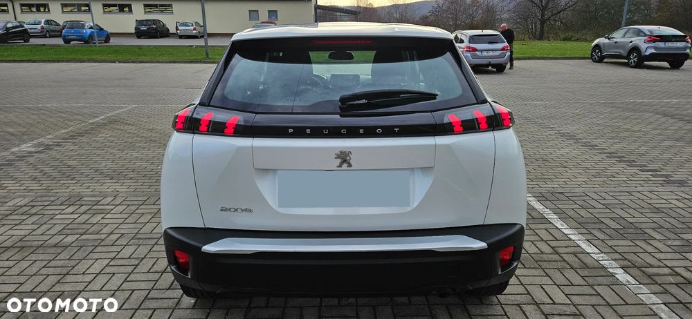 Peugeot 2008 1.2 PureTech Allure Pack S&S - 16