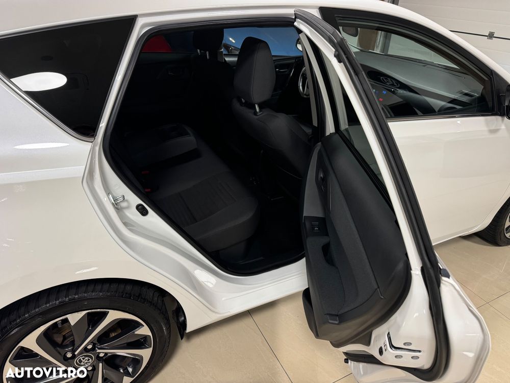 Toyota Auris 1.8 VVT-i Hybrid Automatik Touring Sports Team Deutschland - 10