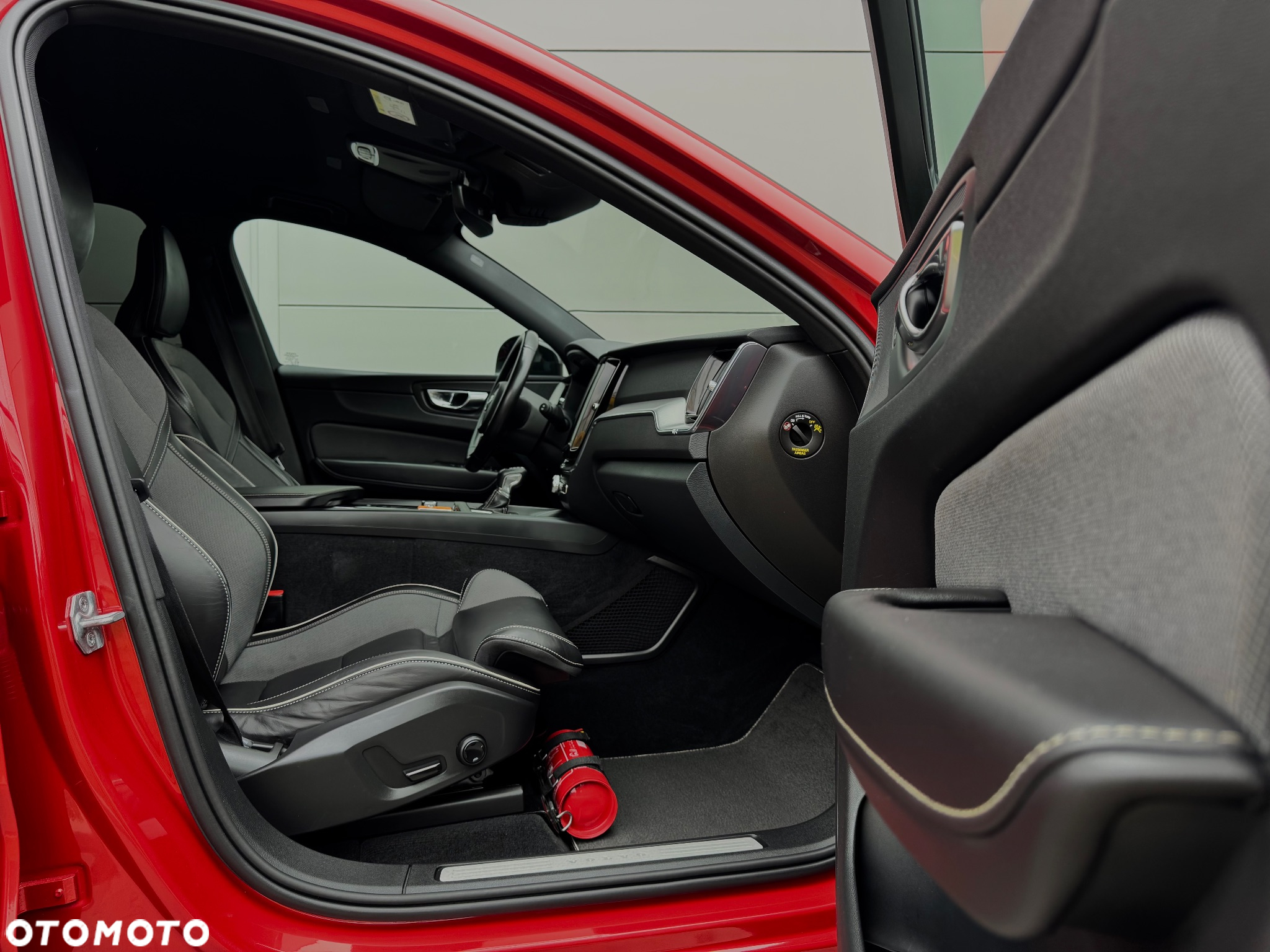 Volvo XC 60 D4 R-Design - 34