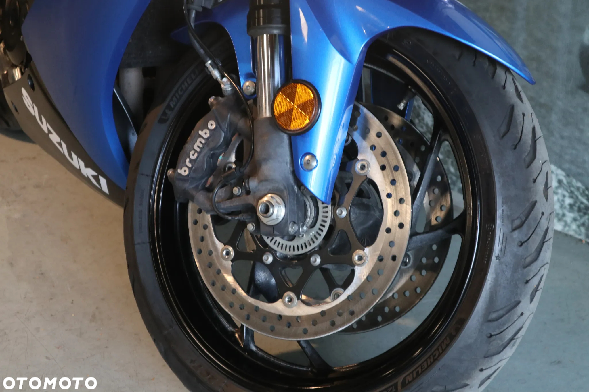 Suzuki GSX - 13
