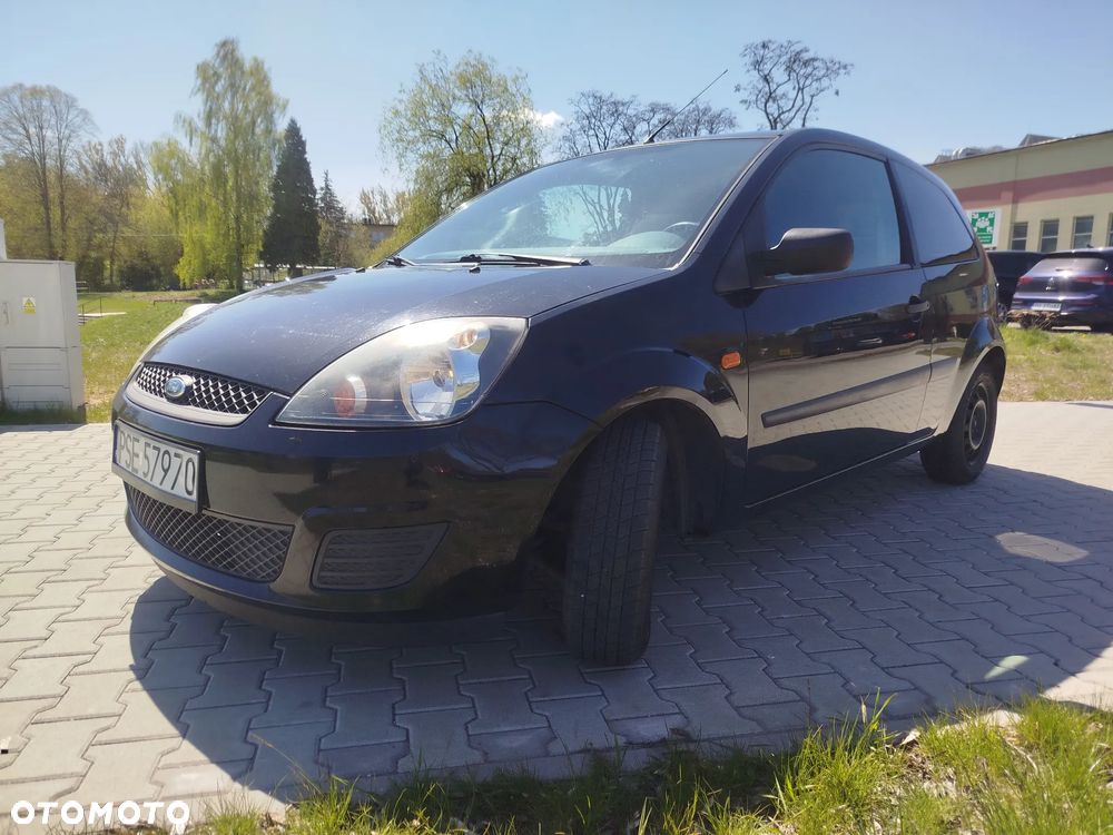 Ford Fiesta 1.3 Ambiente - 1