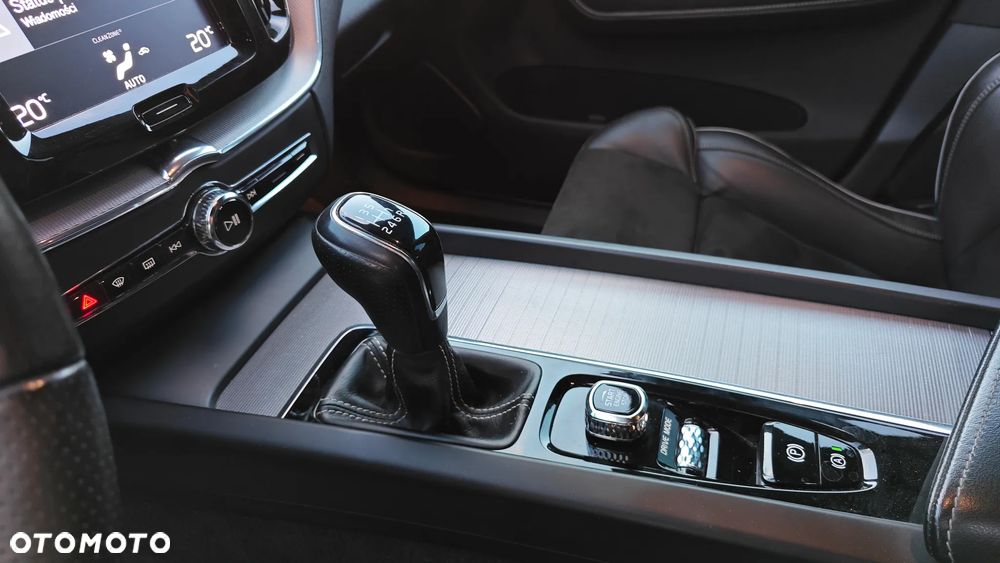 Volvo XC 60 D3 R-Design - 28