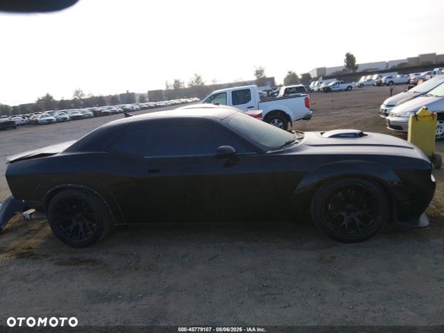 Dodge Challenger - 9