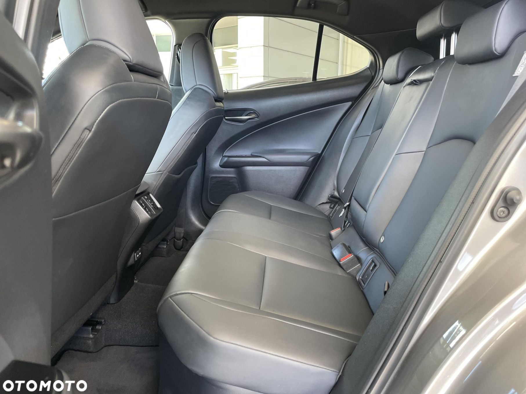 Lexus UX - 13