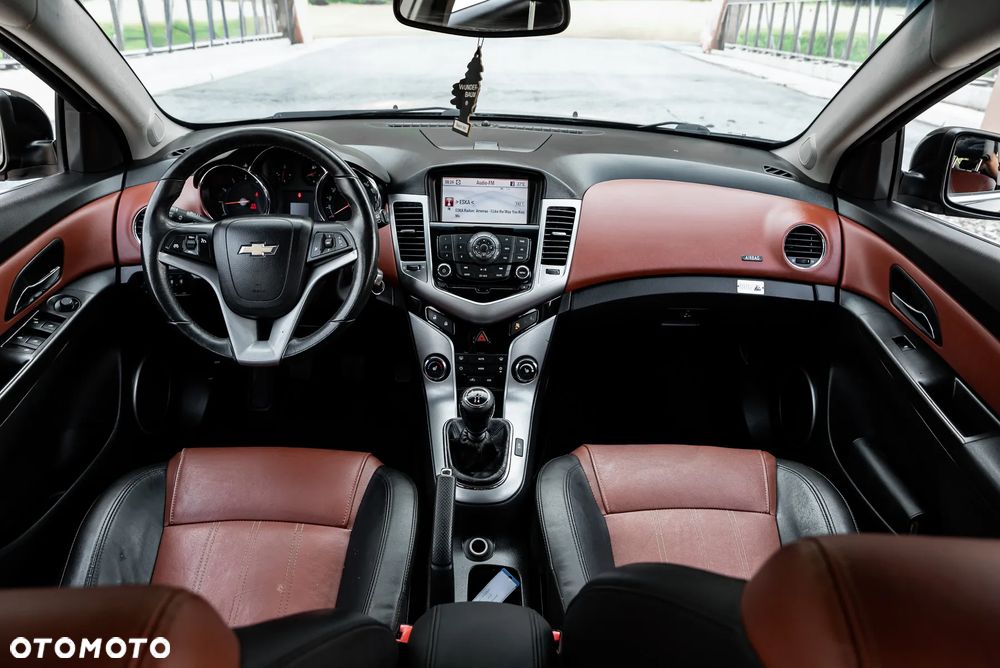 Chevrolet Cruze - 34